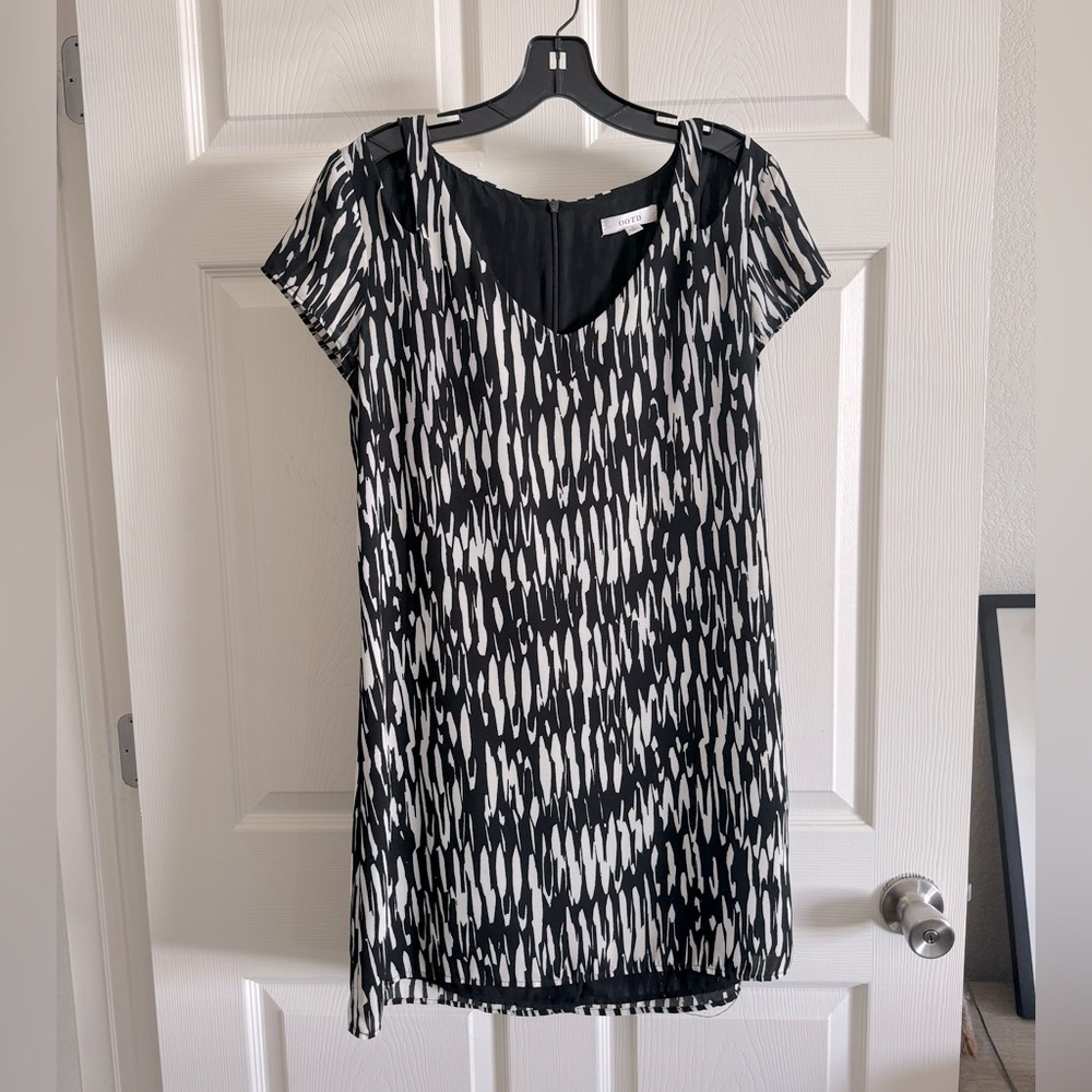 Women’s dress size small